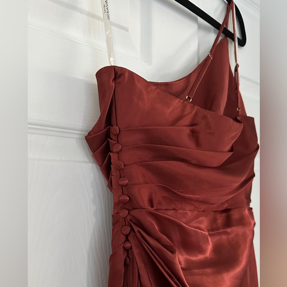 David's Bridal Dress | Charmeuse Draped One-Shoulder with Slit in Cinnamon - Picture 4 of 9